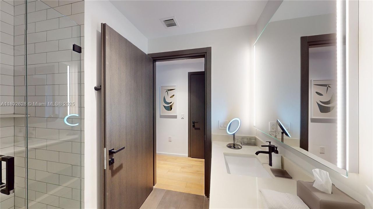 Active With Contract: $399,000 (0 beds, 1 baths, 362 Square Feet)