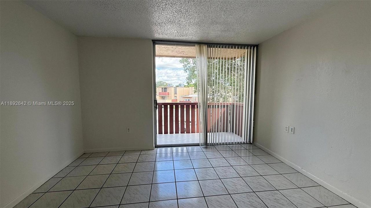 For Rent: $2,200 (2 beds, 2 baths, 1056 Square Feet)