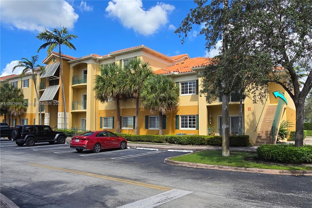 Recently Rented: $2,550 (2 beds, 2 baths, 969 Square Feet)