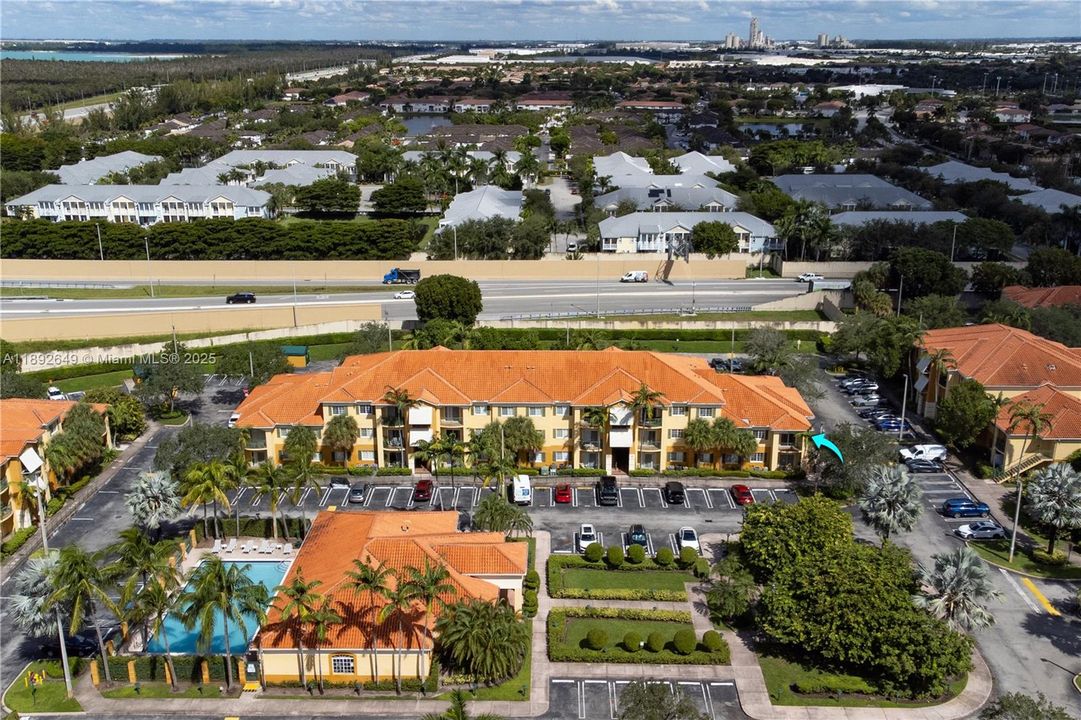 Recently Rented: $2,550 (2 beds, 2 baths, 969 Square Feet)