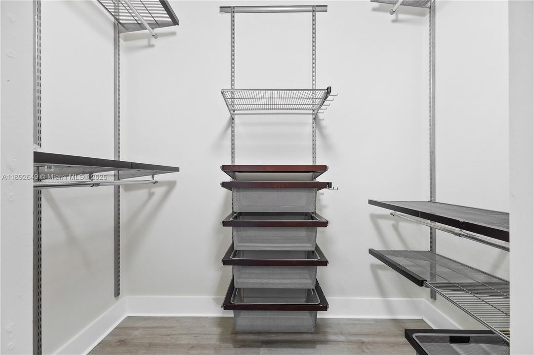 Recently Rented: $2,550 (2 beds, 2 baths, 969 Square Feet)