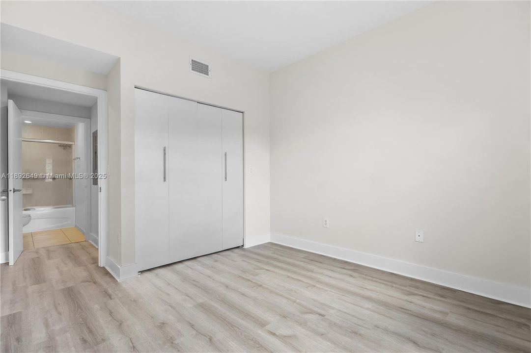 Recently Rented: $2,550 (2 beds, 2 baths, 969 Square Feet)