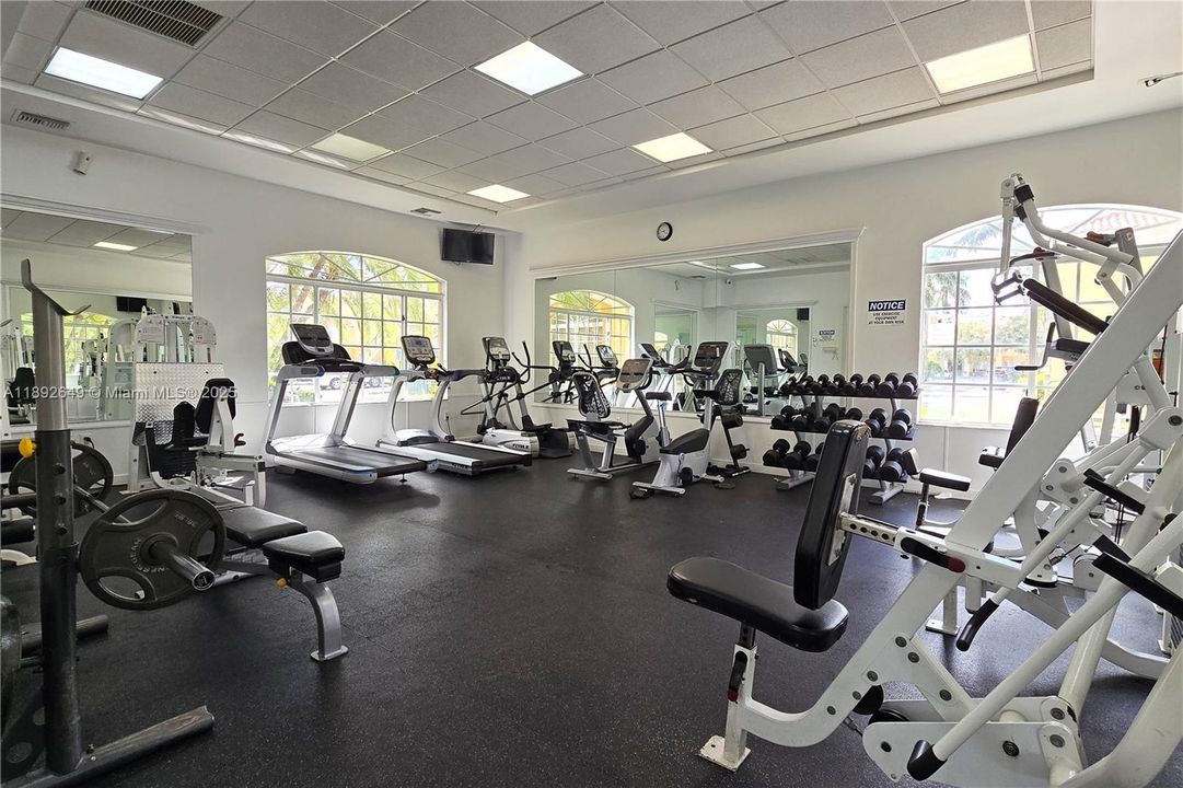 Recently Rented: $2,550 (2 beds, 2 baths, 969 Square Feet)