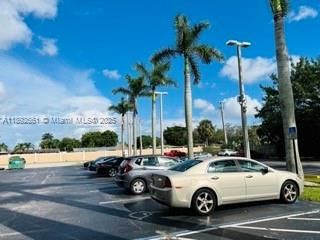 合同活跃: $1,850 (1 贝兹, 1 浴室, 752 平方英尺)