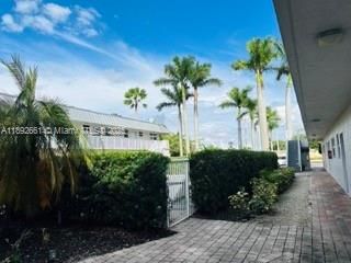 合同活跃: $1,850 (1 贝兹, 1 浴室, 752 平方英尺)