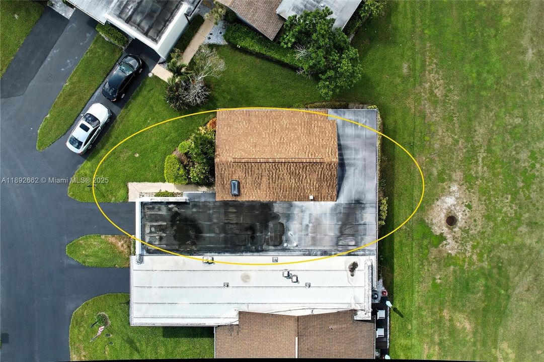 For Sale: $299,900 (2 beds, 2 baths, 1182 Square Feet)