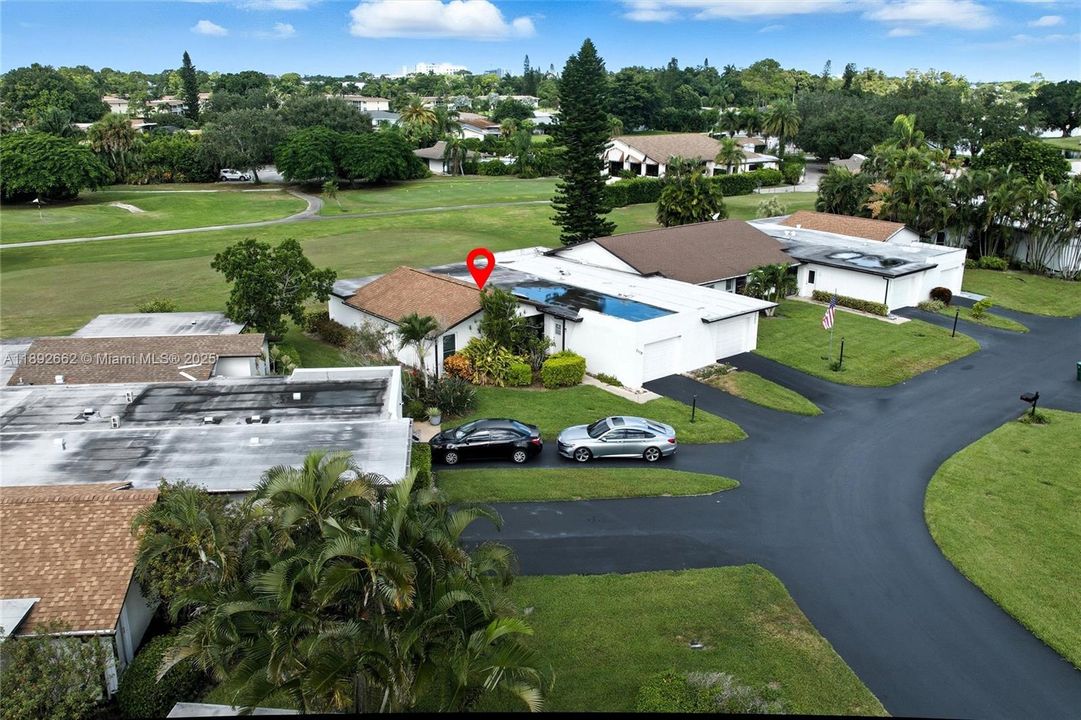 For Sale: $299,900 (2 beds, 2 baths, 1182 Square Feet)