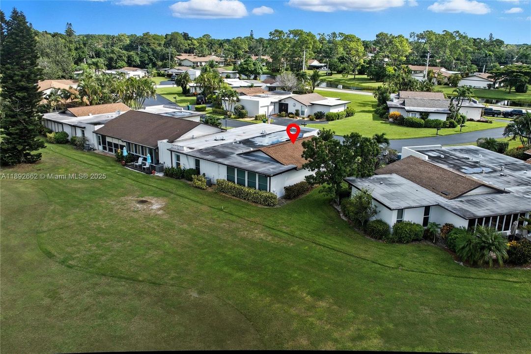 For Sale: $299,900 (2 beds, 2 baths, 1182 Square Feet)