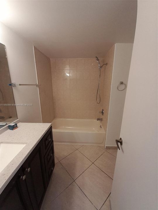 最近租的: $2,350 (2 贝兹, 2 浴室, 1000 平方英尺)