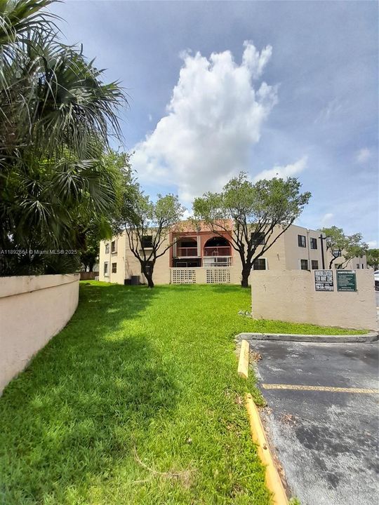 最近租的: $2,350 (2 贝兹, 2 浴室, 1000 平方英尺)