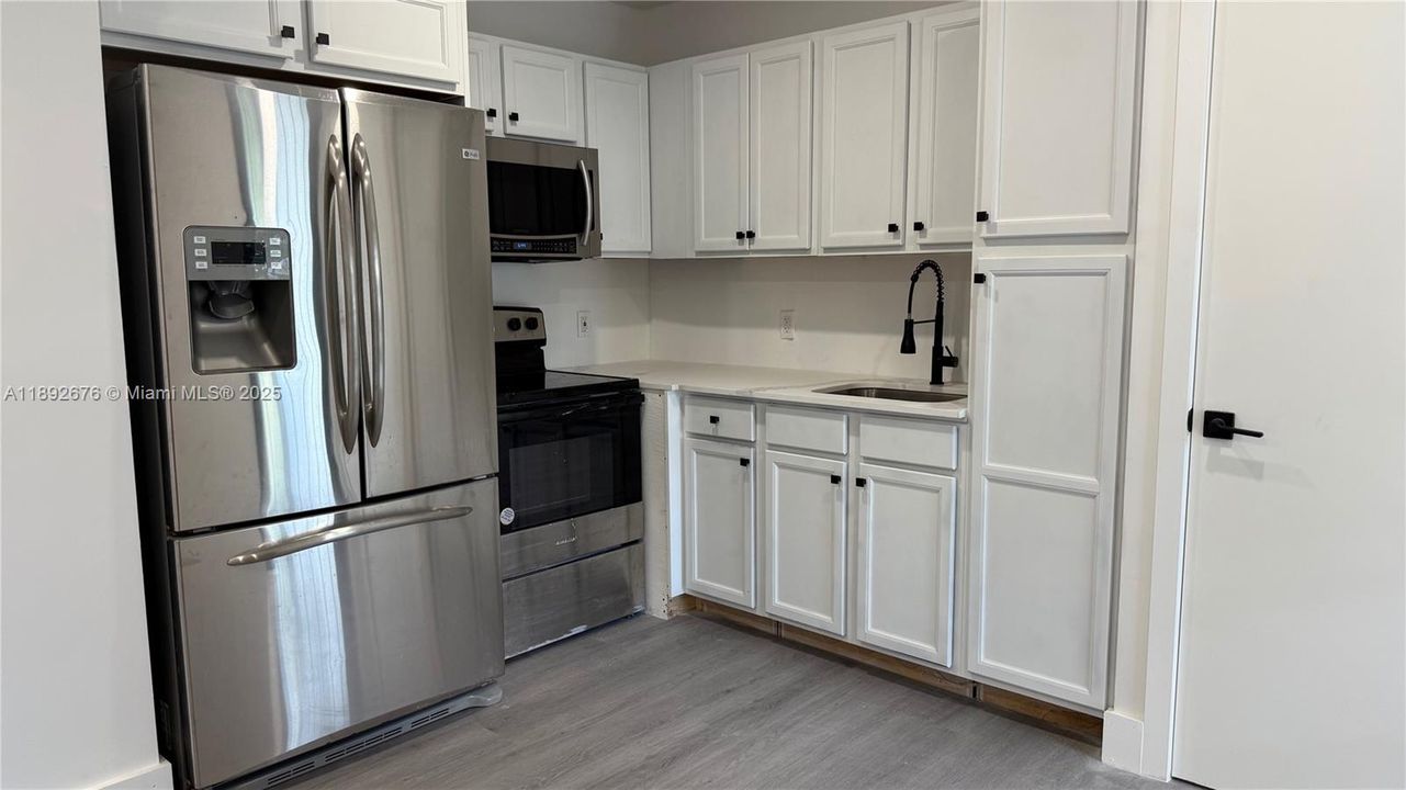 Recently Rented: $2,100 (2 beds, 1 baths, 700 Square Feet)