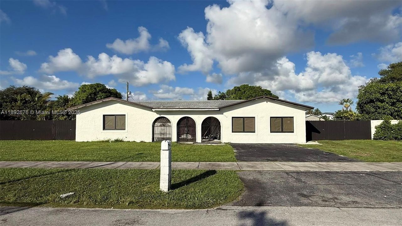 Recently Rented: $2,100 (2 beds, 1 baths, 700 Square Feet)