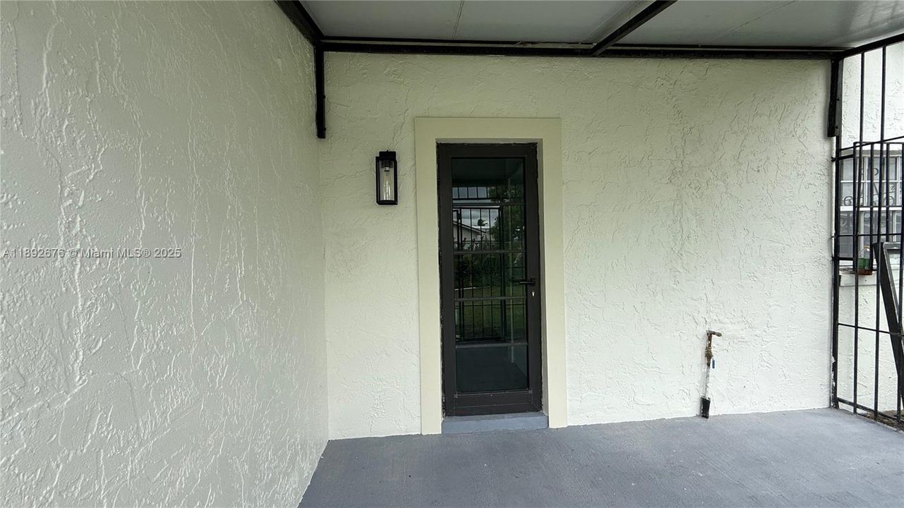 Recently Rented: $2,100 (2 beds, 1 baths, 700 Square Feet)