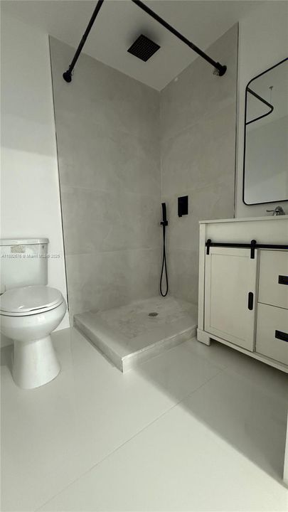 Recently Rented: $2,100 (2 beds, 1 baths, 700 Square Feet)