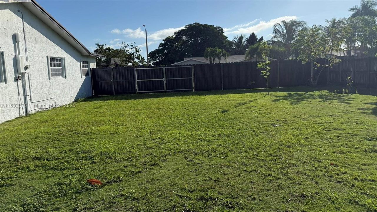 Recently Rented: $2,100 (2 beds, 1 baths, 700 Square Feet)