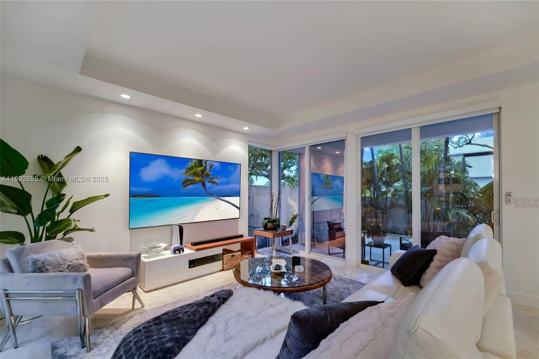 Activo con contrato: $1,790,000 (3 camas, 3 baños, 2590 Pies cuadrados)