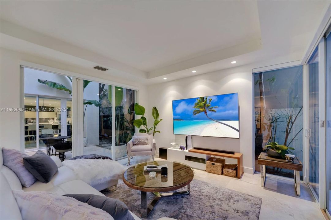 Activo con contrato: $1,790,000 (3 camas, 3 baños, 2590 Pies cuadrados)