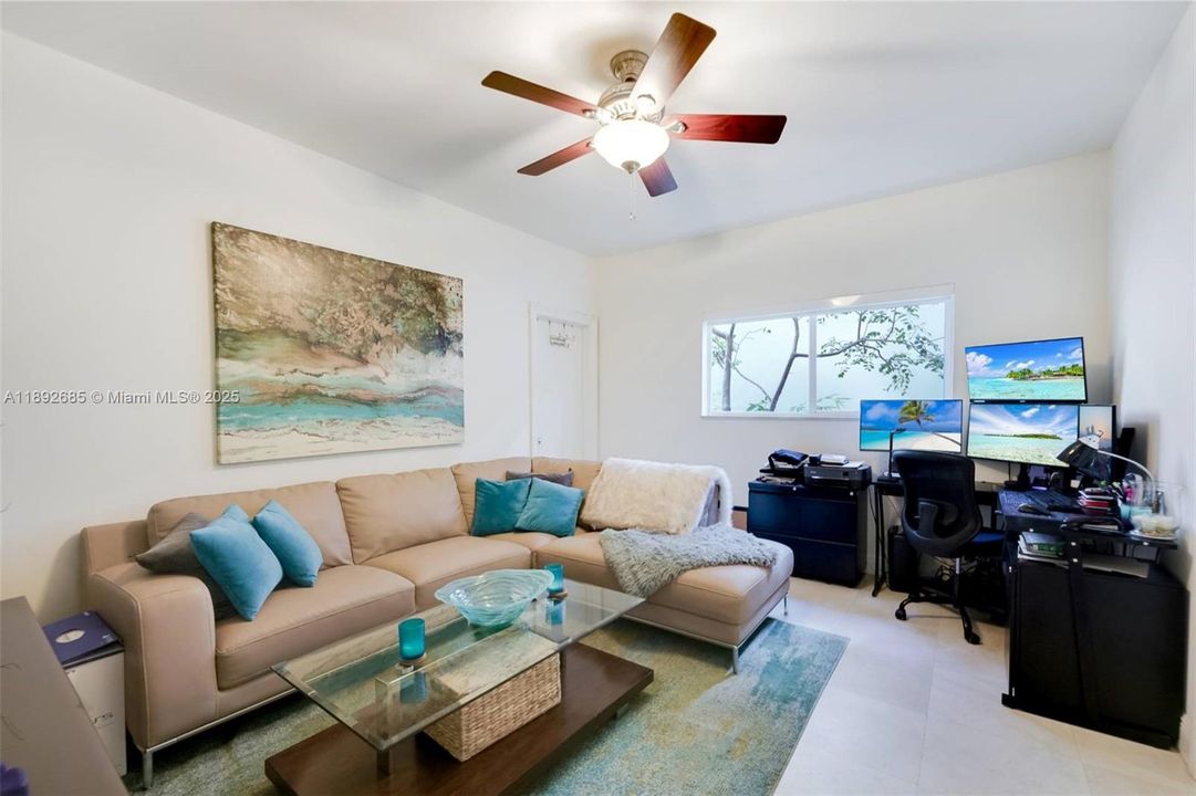 Activo con contrato: $1,790,000 (3 camas, 3 baños, 2590 Pies cuadrados)