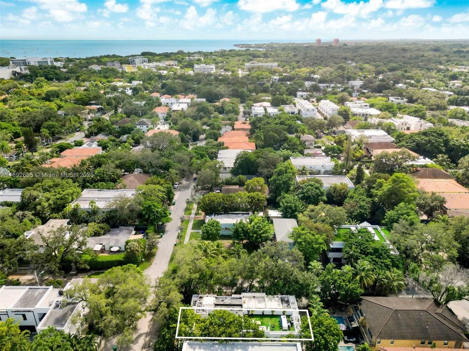 Activo con contrato: $1,790,000 (3 camas, 3 baños, 2590 Pies cuadrados)