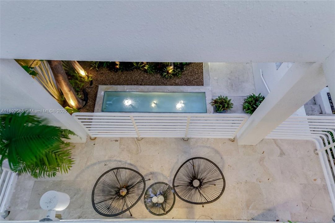 Activo con contrato: $1,790,000 (3 camas, 3 baños, 2590 Pies cuadrados)