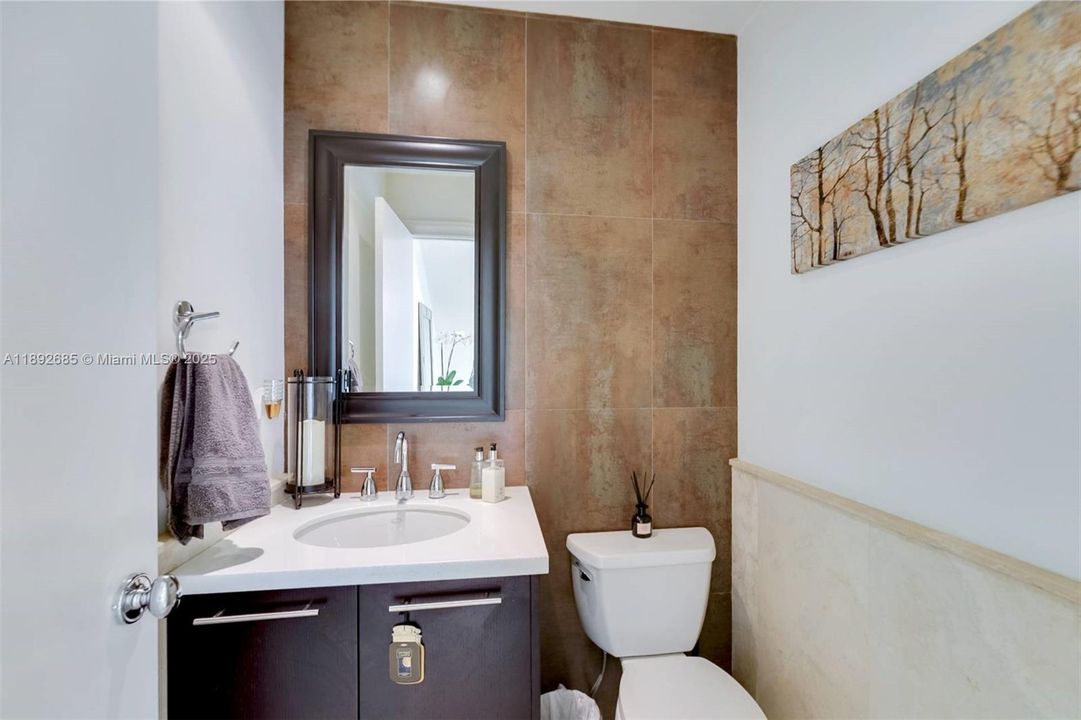 Activo con contrato: $1,790,000 (3 camas, 3 baños, 2590 Pies cuadrados)