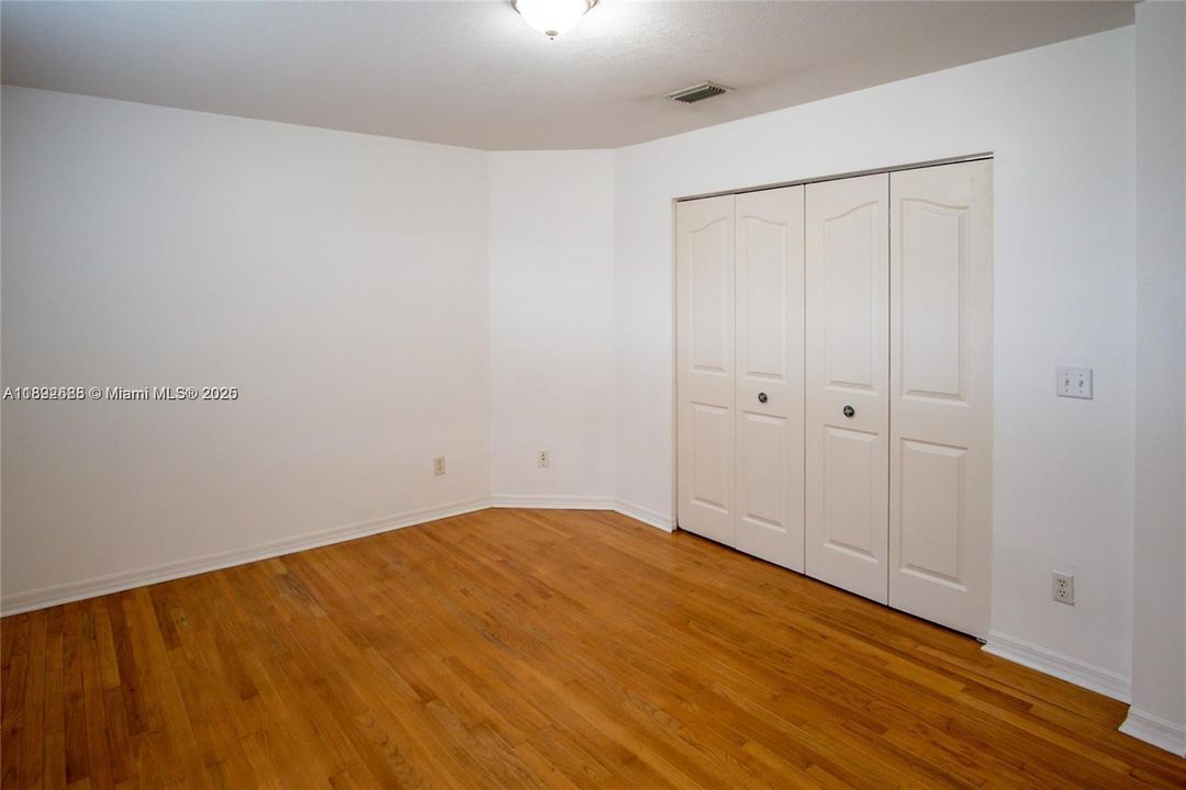 For Sale: $850,000 (3 beds, 2 baths, 1968 Square Feet)