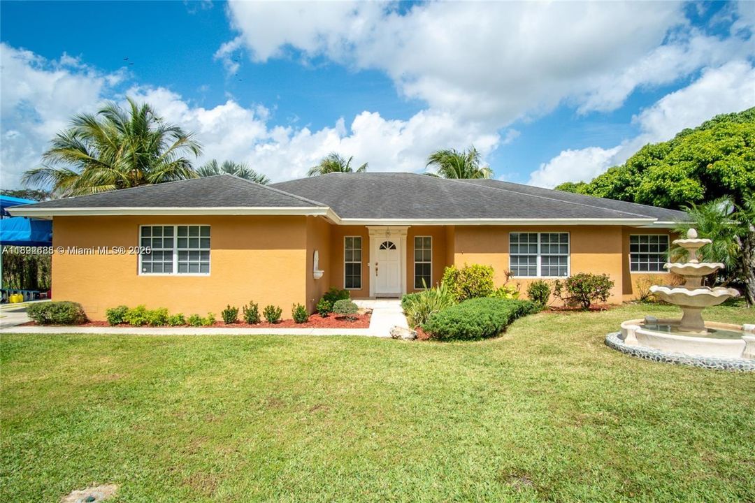For Sale: $850,000 (3 beds, 2 baths, 1968 Square Feet)