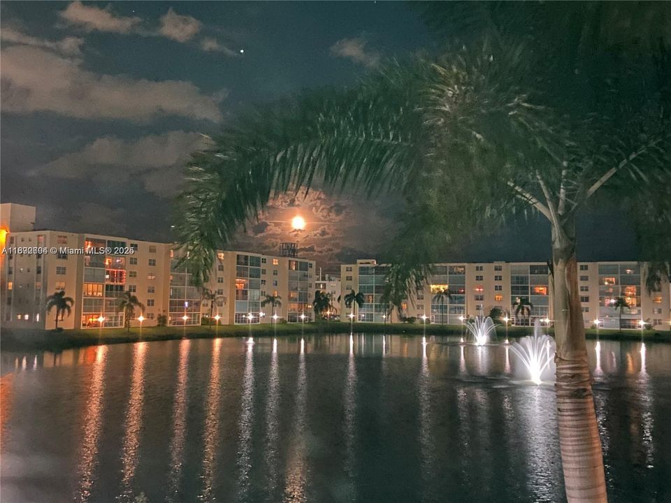 For Sale: $215,000 (2 beds, 2 baths, 1190 Square Feet)