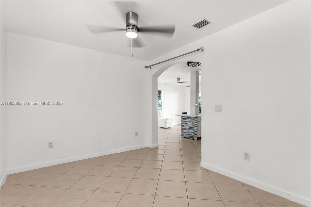 En Venta: $395,000 (3 camas, 3 baños, 1459 Pies cuadrados)