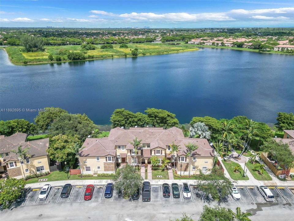 En Venta: $395,000 (3 camas, 3 baños, 1459 Pies cuadrados)