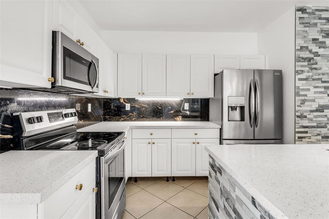 En Venta: $395,000 (3 camas, 3 baños, 1459 Pies cuadrados)