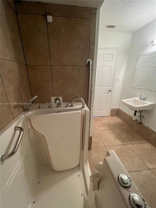 En Venta: $170,000 (2 camas, 2 baños, 0 Pies cuadrados)