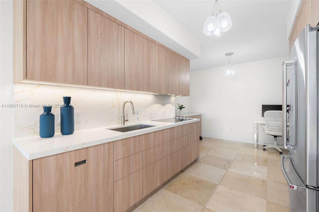 На продажу: $1,390,000 (3 спален, 3 ванн, 1841 Квадратных фут)