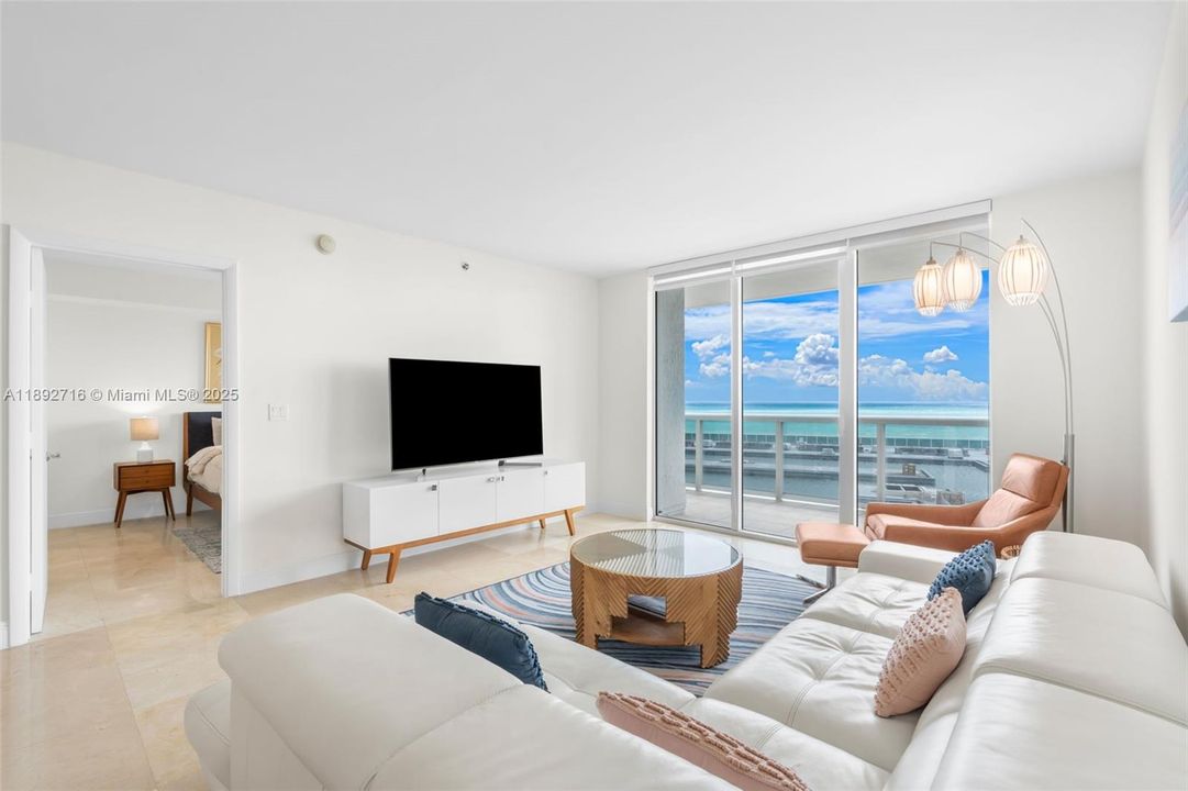 На продажу: $1,390,000 (3 спален, 3 ванн, 1841 Квадратных фут)