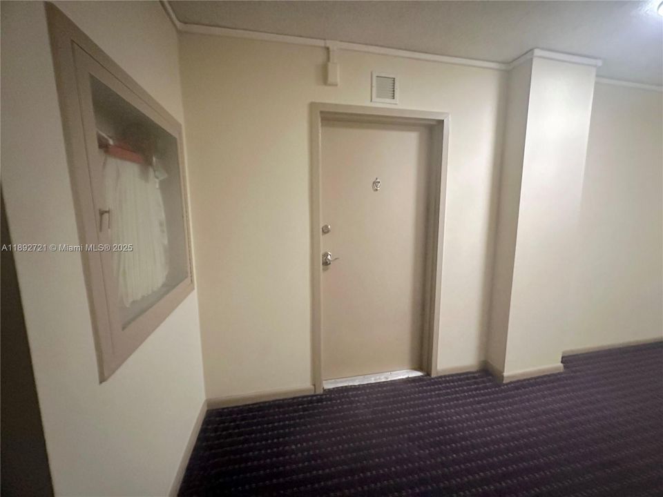 Под контрактом: $1,600 (1 спален, 1 ванн, 690 Квадратных фут)