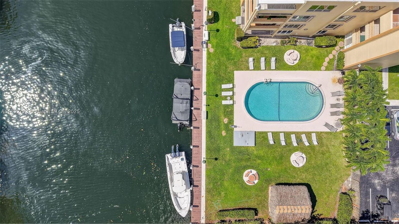 Recently Sold: $425,000 (2 beds, 2 baths, 1200 Square Feet)