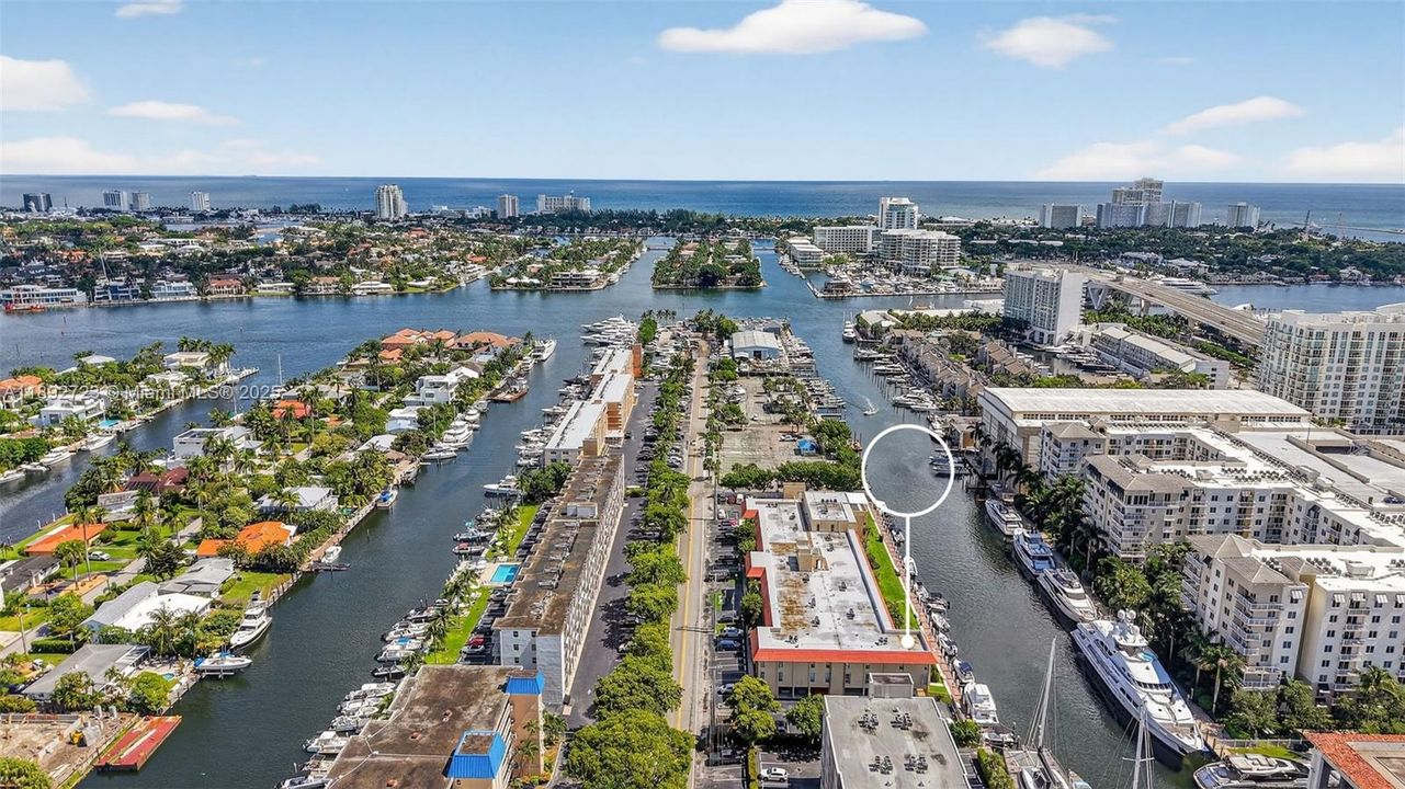 WOW location - located just off the Intracoastal, as close as you can live to the inlet / Port Everglades!