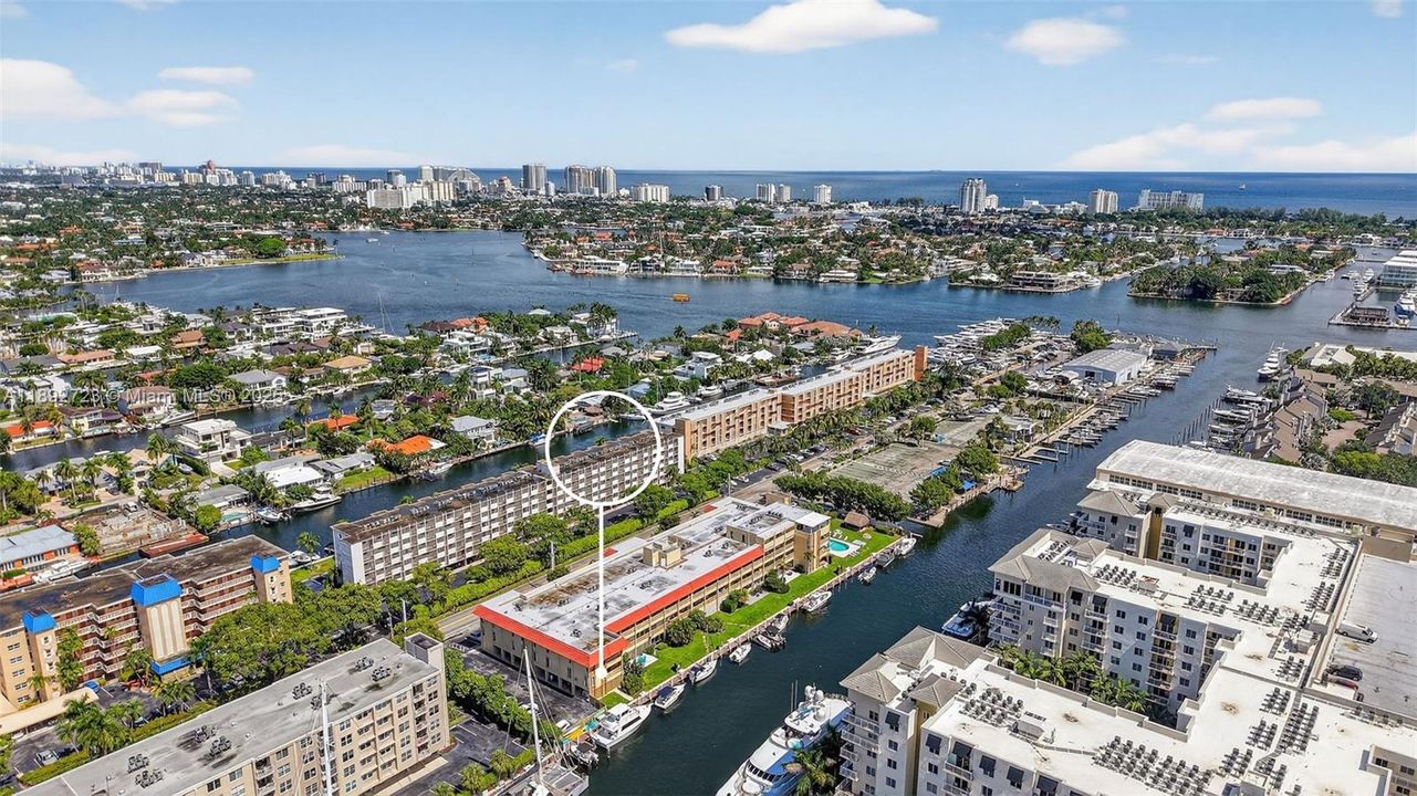 Recently Sold: $425,000 (2 beds, 2 baths, 1200 Square Feet)