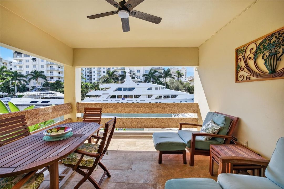 Recently Sold: $425,000 (2 beds, 2 baths, 1200 Square Feet)