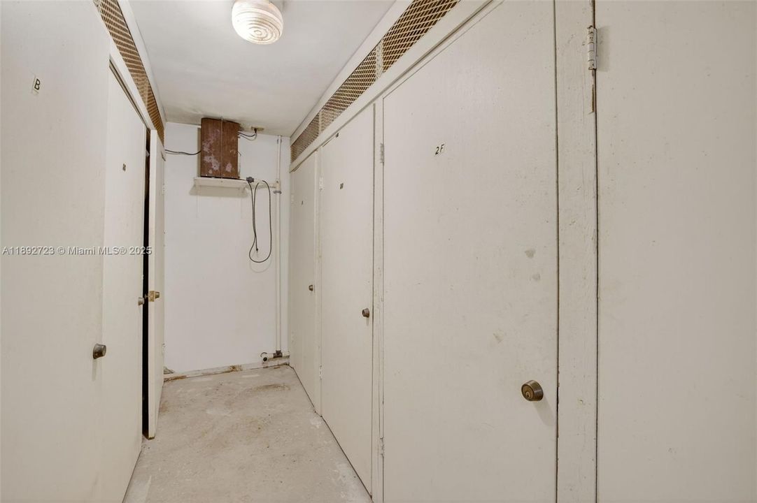 Storage Room - Large Space for all your garage items