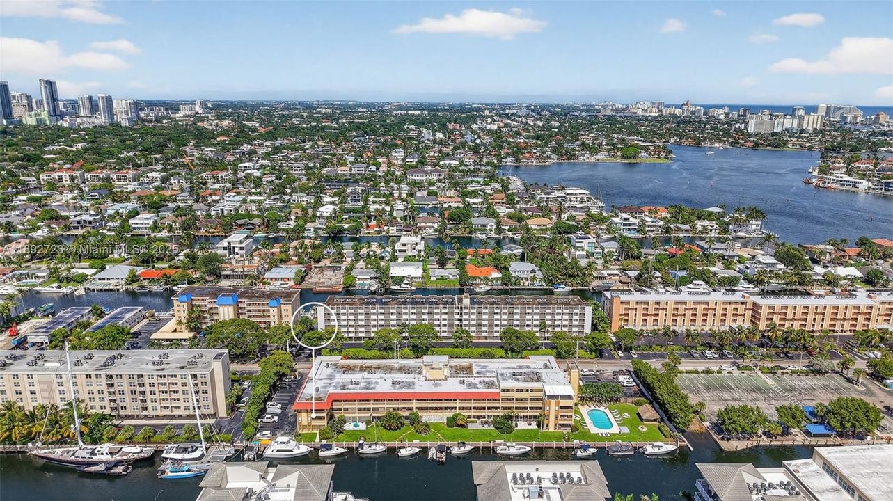 Recently Sold: $425,000 (2 beds, 2 baths, 1200 Square Feet)