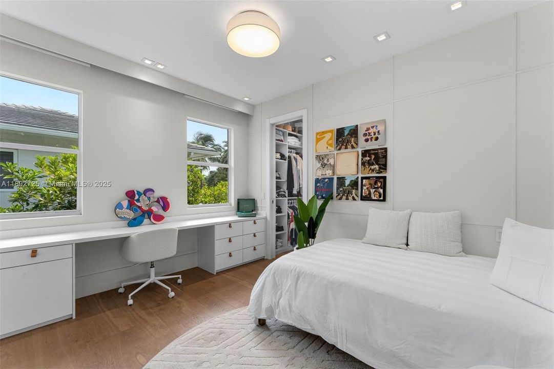 For Sale: $9,300,000 (7 beds, 6 baths, 4513 Square Feet)