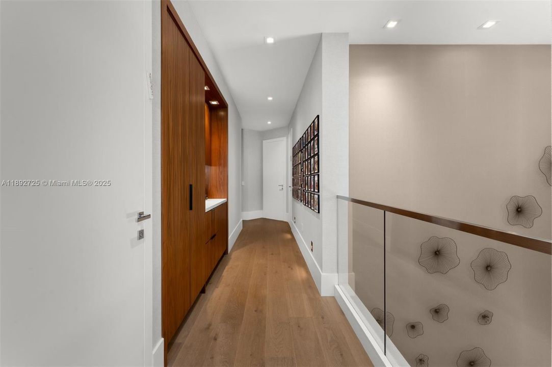 For Sale: $9,300,000 (7 beds, 6 baths, 4513 Square Feet)