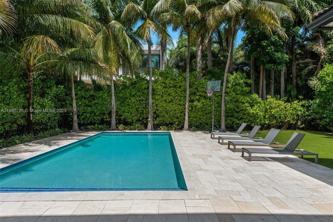 For Sale: $9,300,000 (7 beds, 6 baths, 4513 Square Feet)