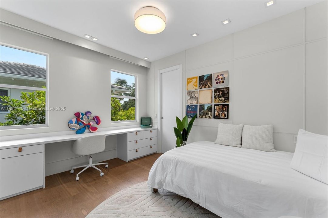 For Sale: $9,300,000 (7 beds, 6 baths, 4513 Square Feet)