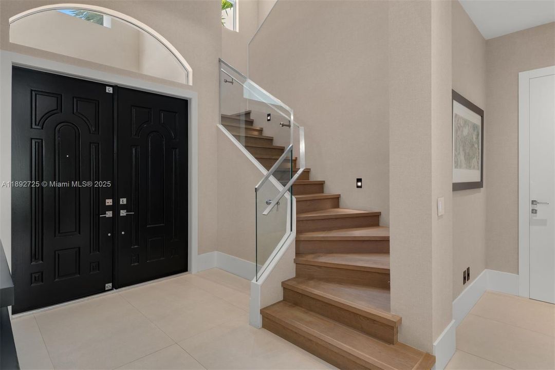 For Sale: $9,300,000 (7 beds, 6 baths, 4513 Square Feet)