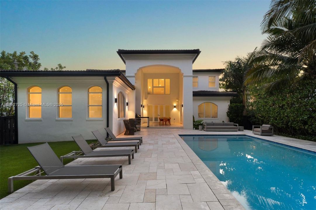 For Sale: $9,300,000 (7 beds, 6 baths, 4513 Square Feet)