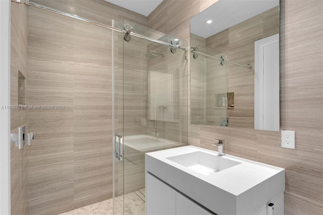 For Sale: $9,300,000 (7 beds, 6 baths, 4513 Square Feet)