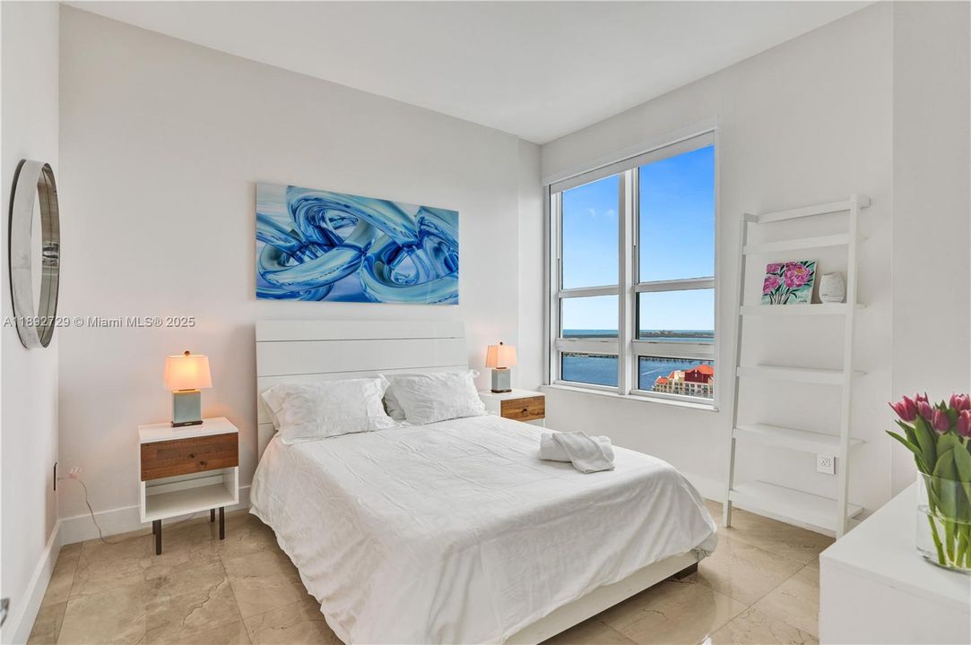 Недавно продано: $840,000 (2 спален, 2 ванн, 986 Квадратных фут)