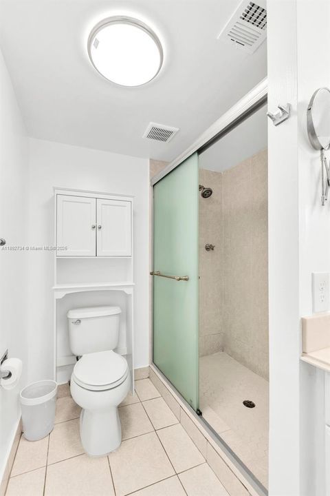 Recently Rented: $3,000 (2 beds, 2 baths, 1285 Square Feet)